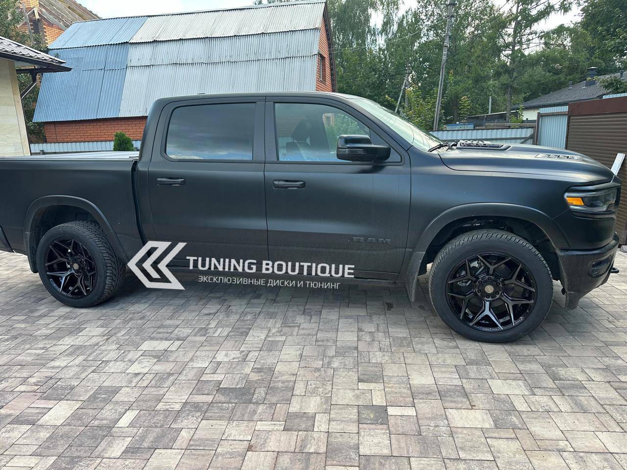 Dodge RAM 1500 на 22" дисках 4PLAY 4P06 фото 1